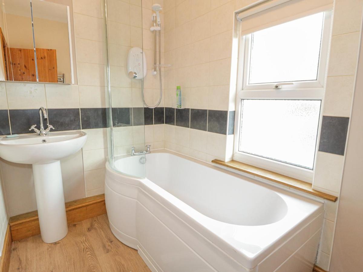 Jasmine Cottage Rhyl Bagian luar foto